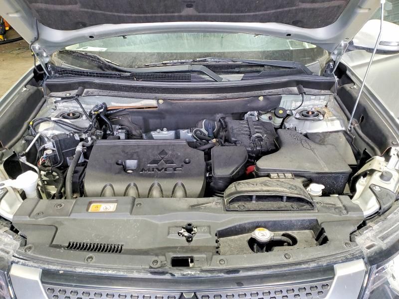 2020 Mitsubishi Outlander se