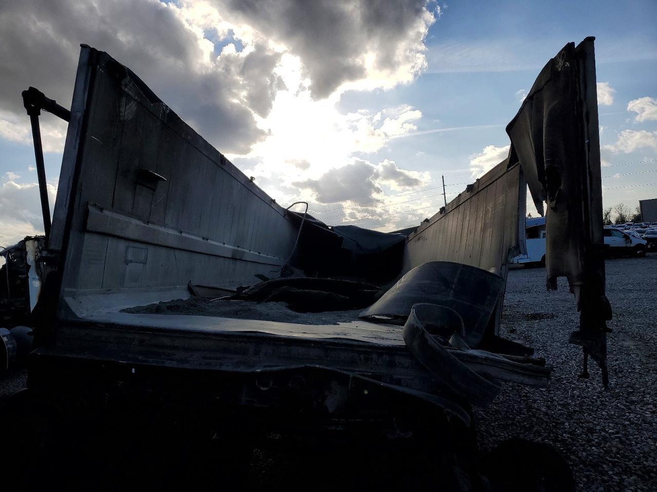 2017 Arrow 2017 East END Dump Trailer