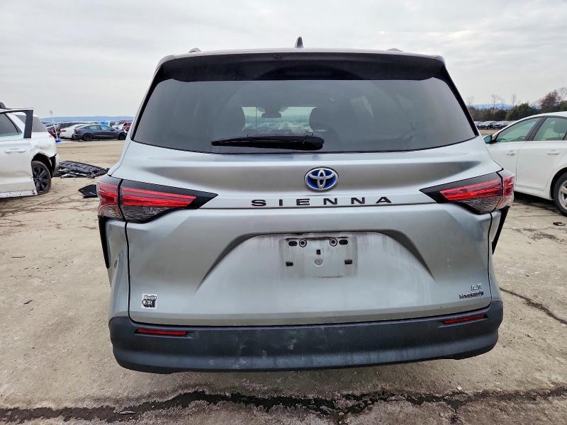 2022 Toyota Sienna le