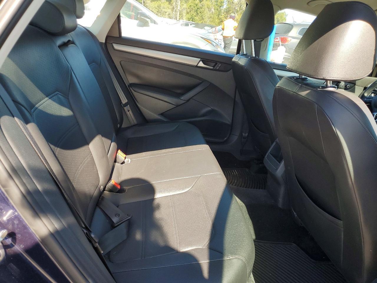2015 Volkswagen Passat s
