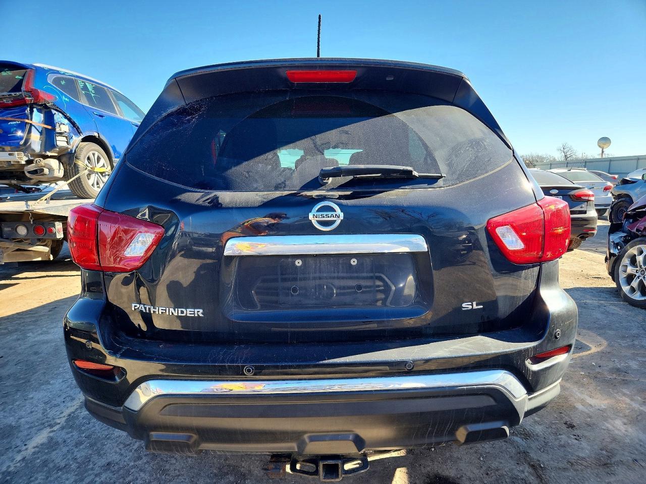 2017 Nissan Pathfinder s