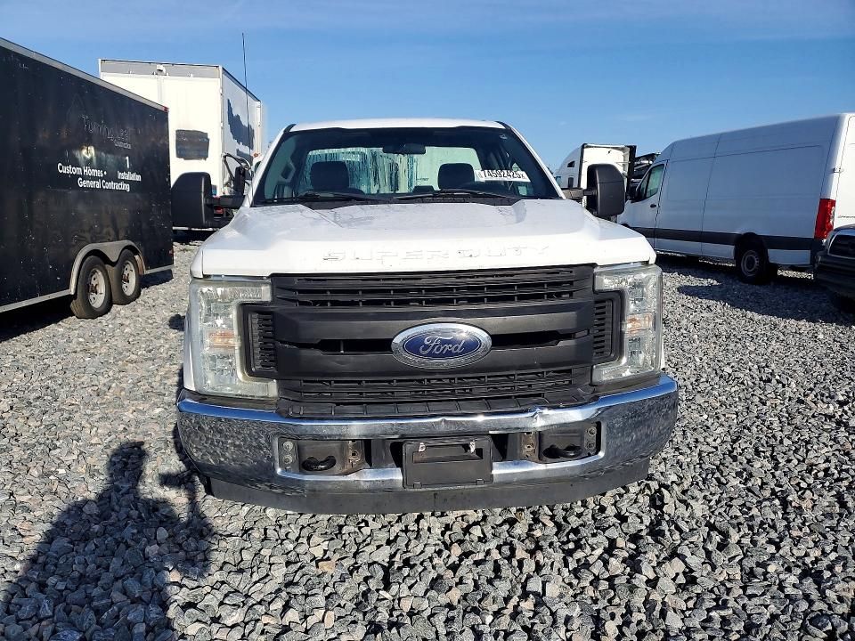 2017 Ford F250 Super Duty Utility / Service Truck