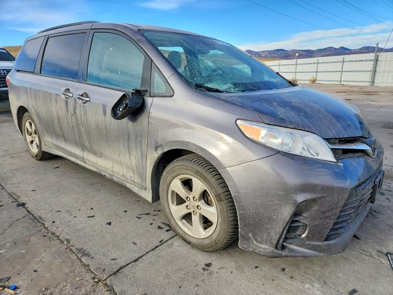 2019 Toyota Sienna le