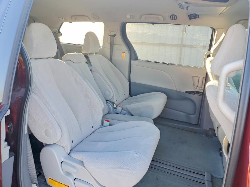 2014 Toyota Sienna le