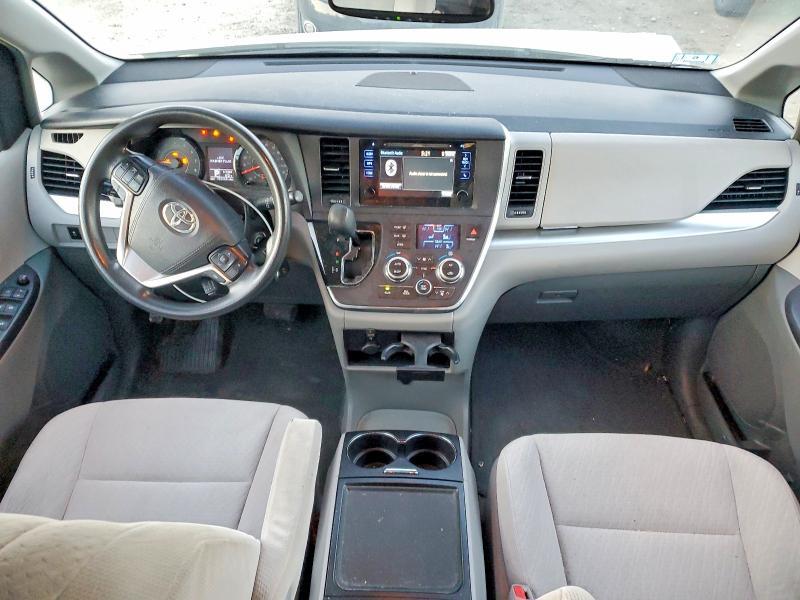 2016 Toyota Sienna le