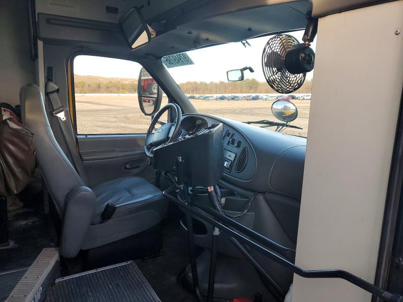 2006 Ford Econoline E450 Super Duty Cutaway van