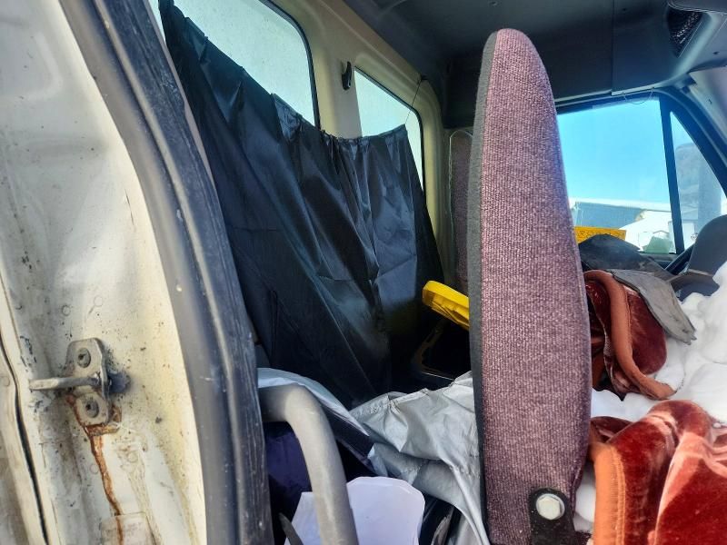 2014 Freightliner Cascadia Semi Truck