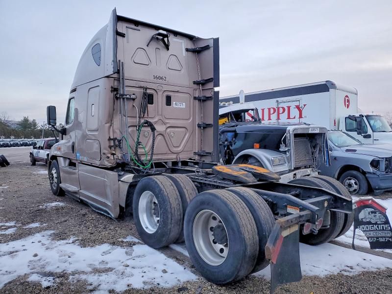 2016 Freightliner Cascadia 125 Semi Truck