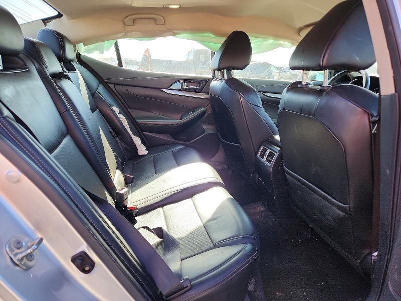 2022 Nissan Maxima sv