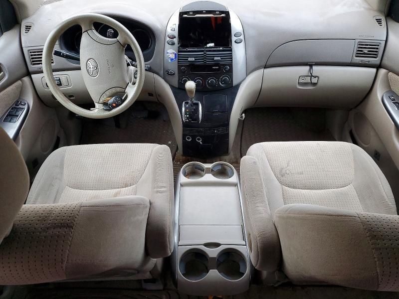 2010 Toyota Sienna ce