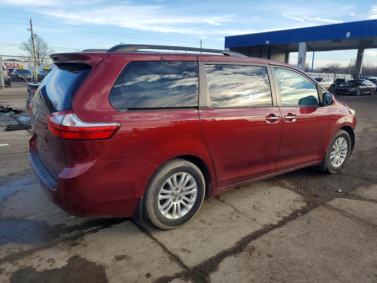 2016 Toyota Sienna xle