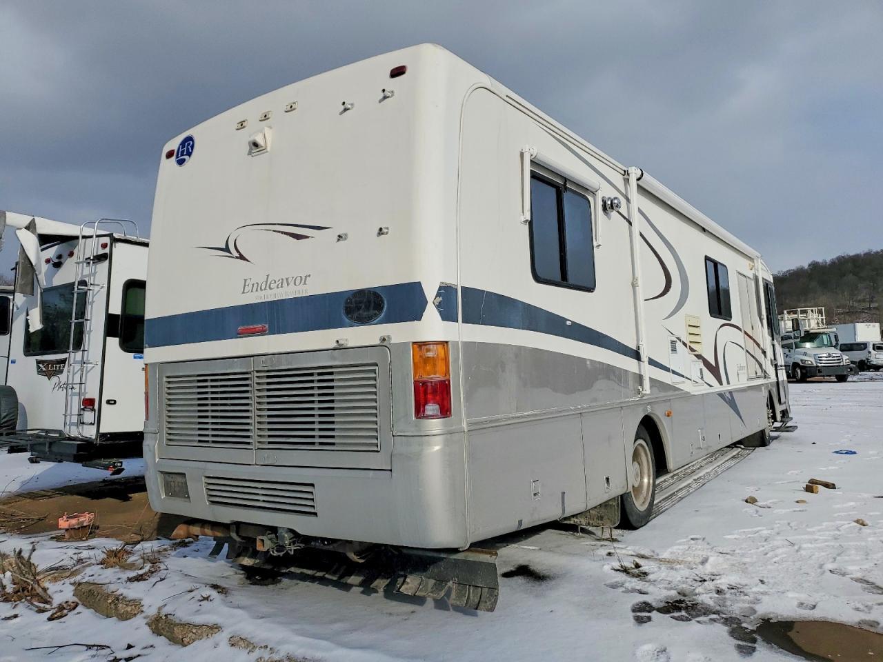 1999 Freightliner XC Chassis RV