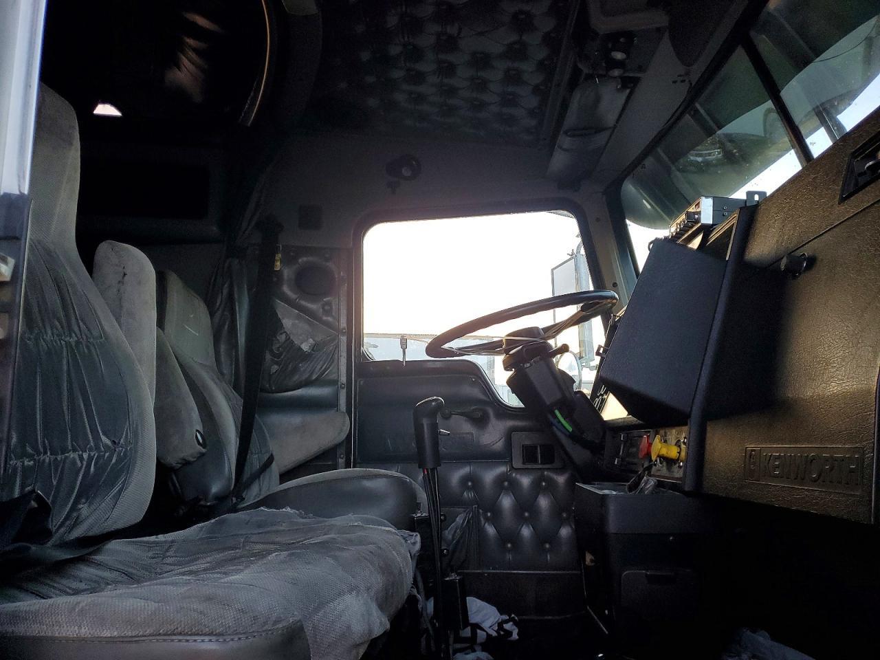 1999 Kenworth Construction W900