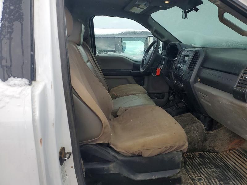 2018 Ford F550 Super Duty Truck cab and Chassis