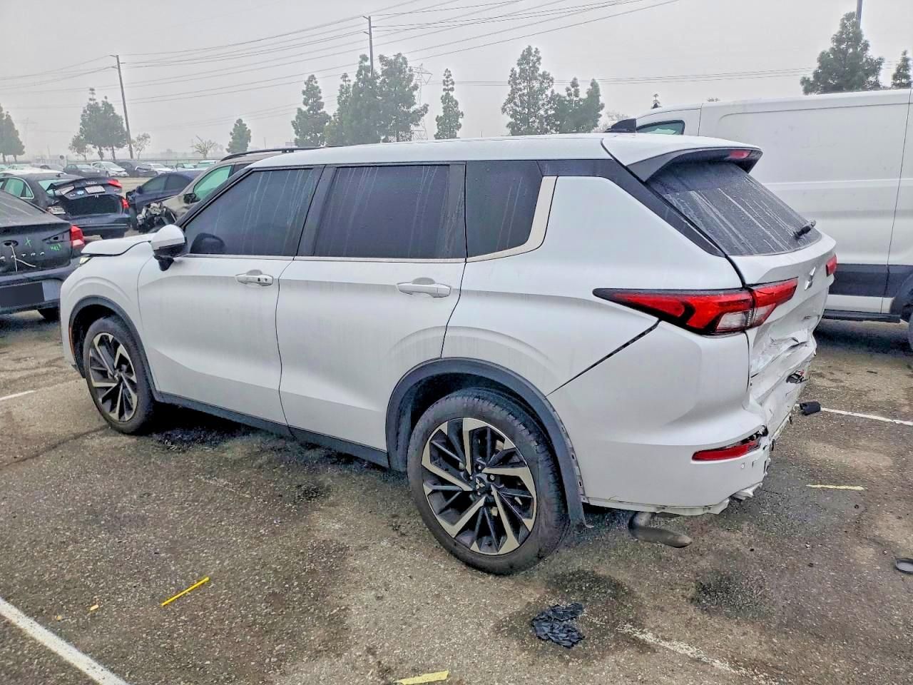 2022 Mitsubishi Outlander se