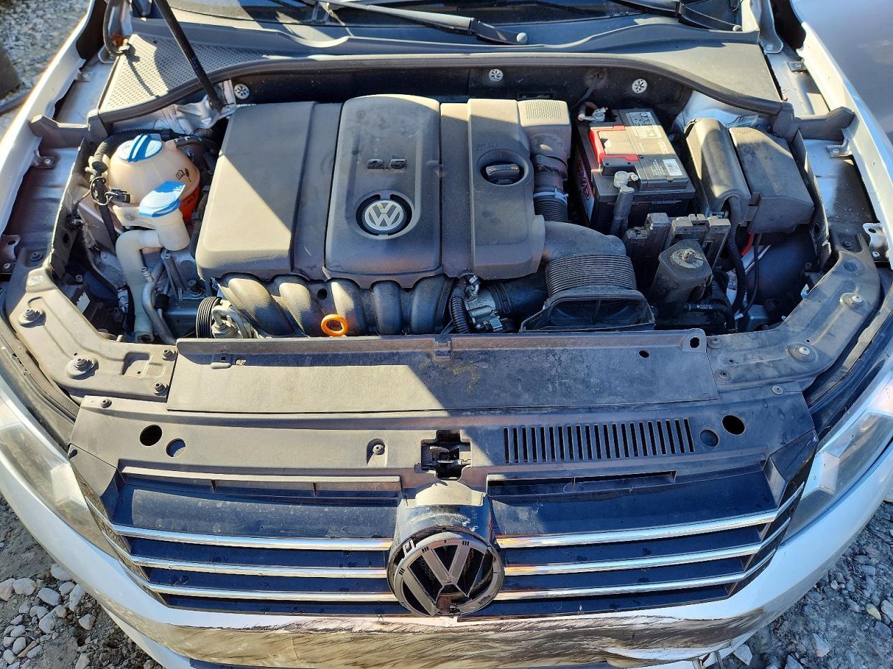 2013 Volkswagen Passat s