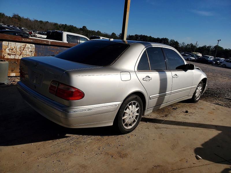 2001 Mercedes-Benz E 320