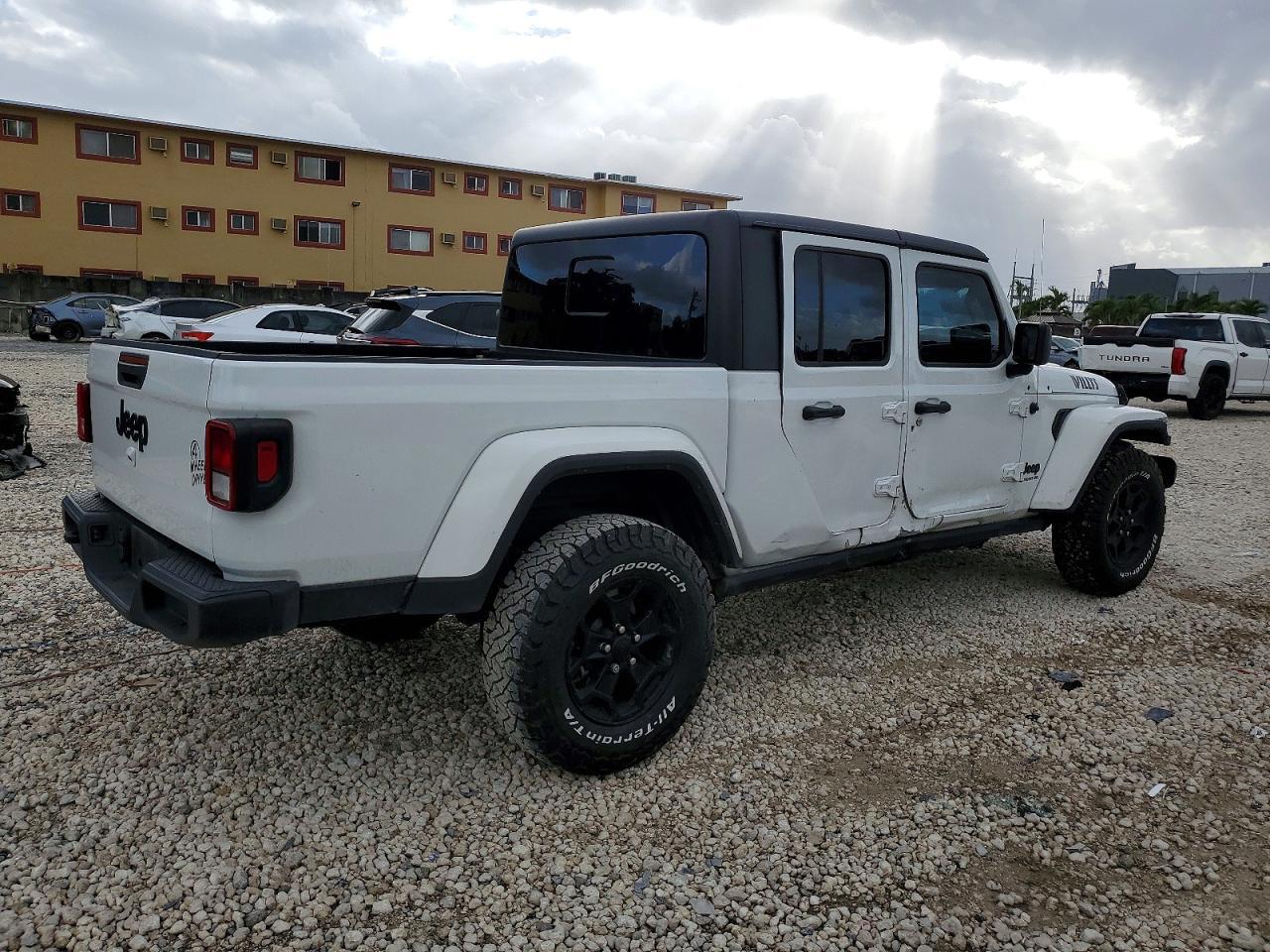 2022 Jeep Gladiator Sport