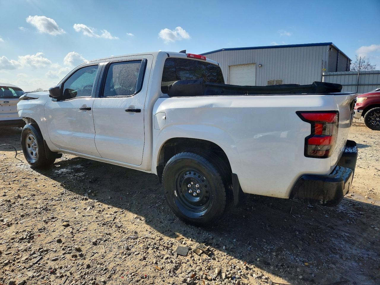 2022 Nissan Frontier s