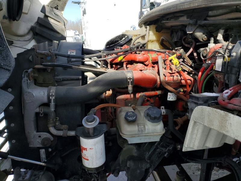 2016 Freightliner Business Class M2 box Truck