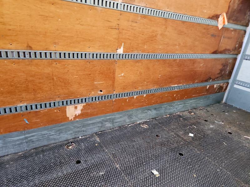 2015 Freightliner Business Class M2 BOX Truck