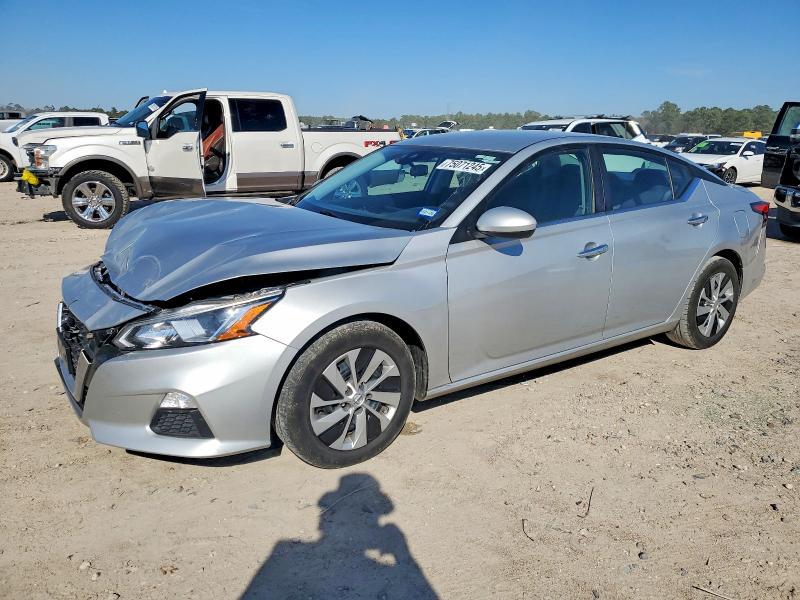 2021 Niss Altima 2.5 s
