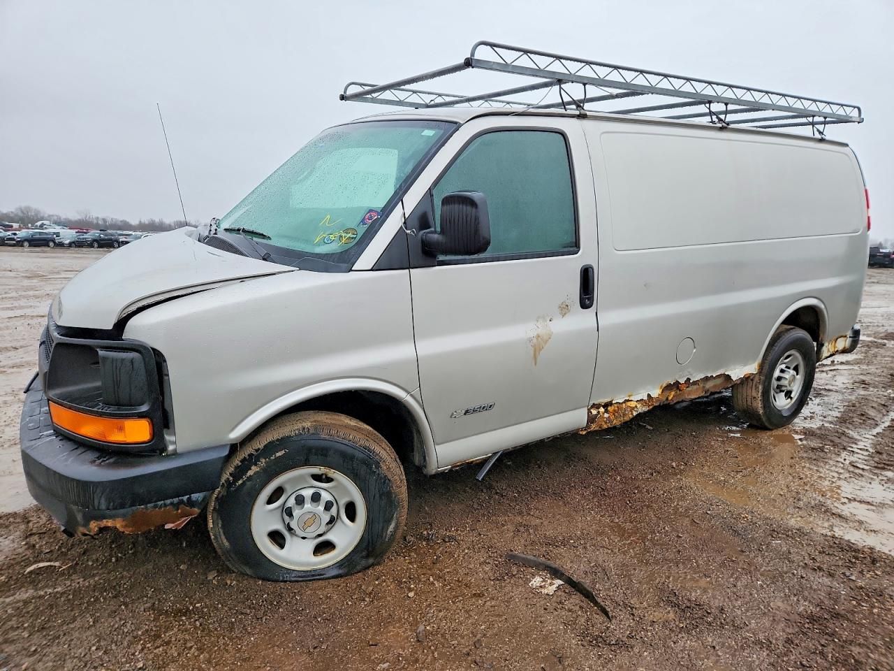 2005 Chev Express Cargo 3500 1