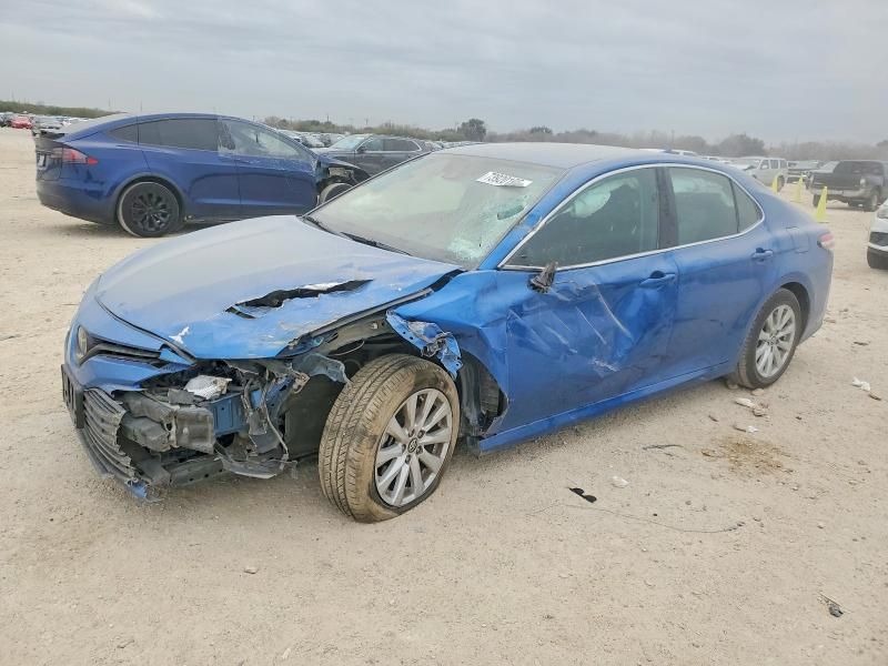 2020 Toyota Camry le