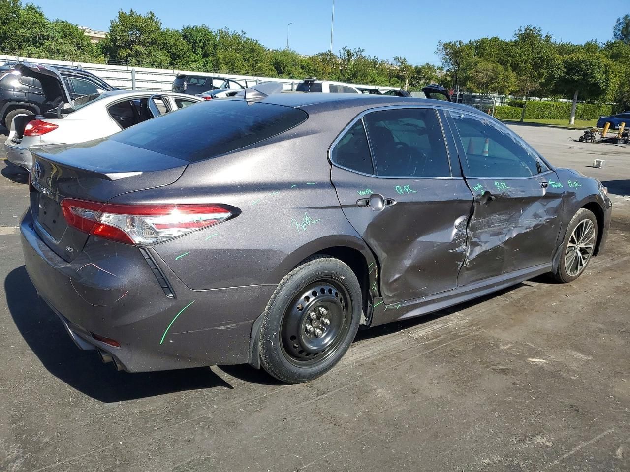 2020 Toyota Camry se