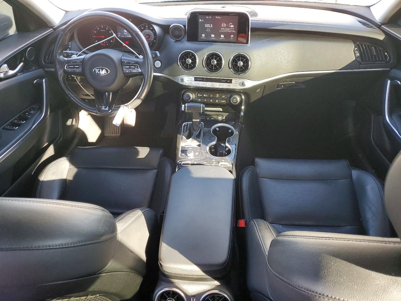 2018 KIA Stinger Base