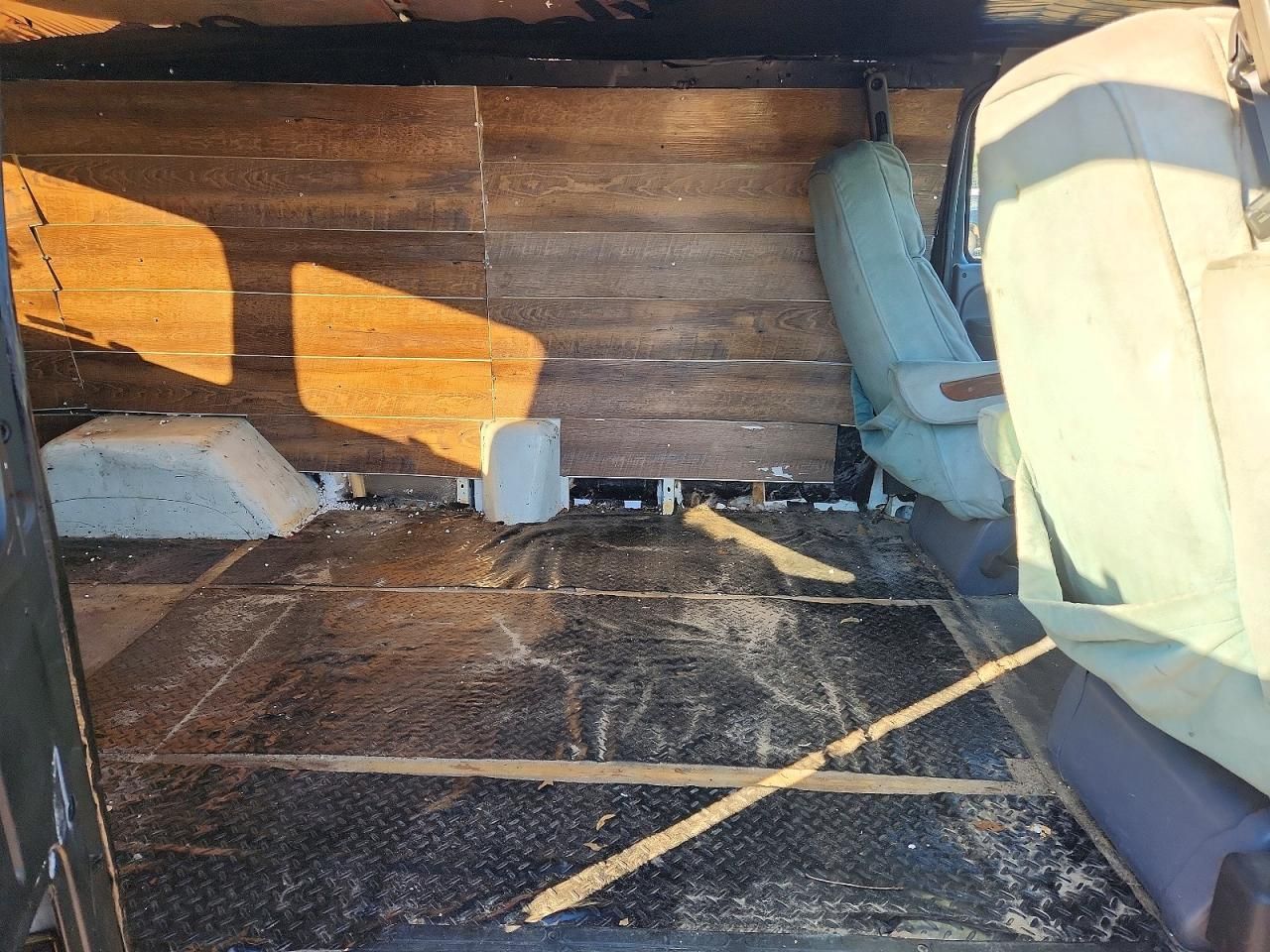 2000 Dodge Ram van B2500