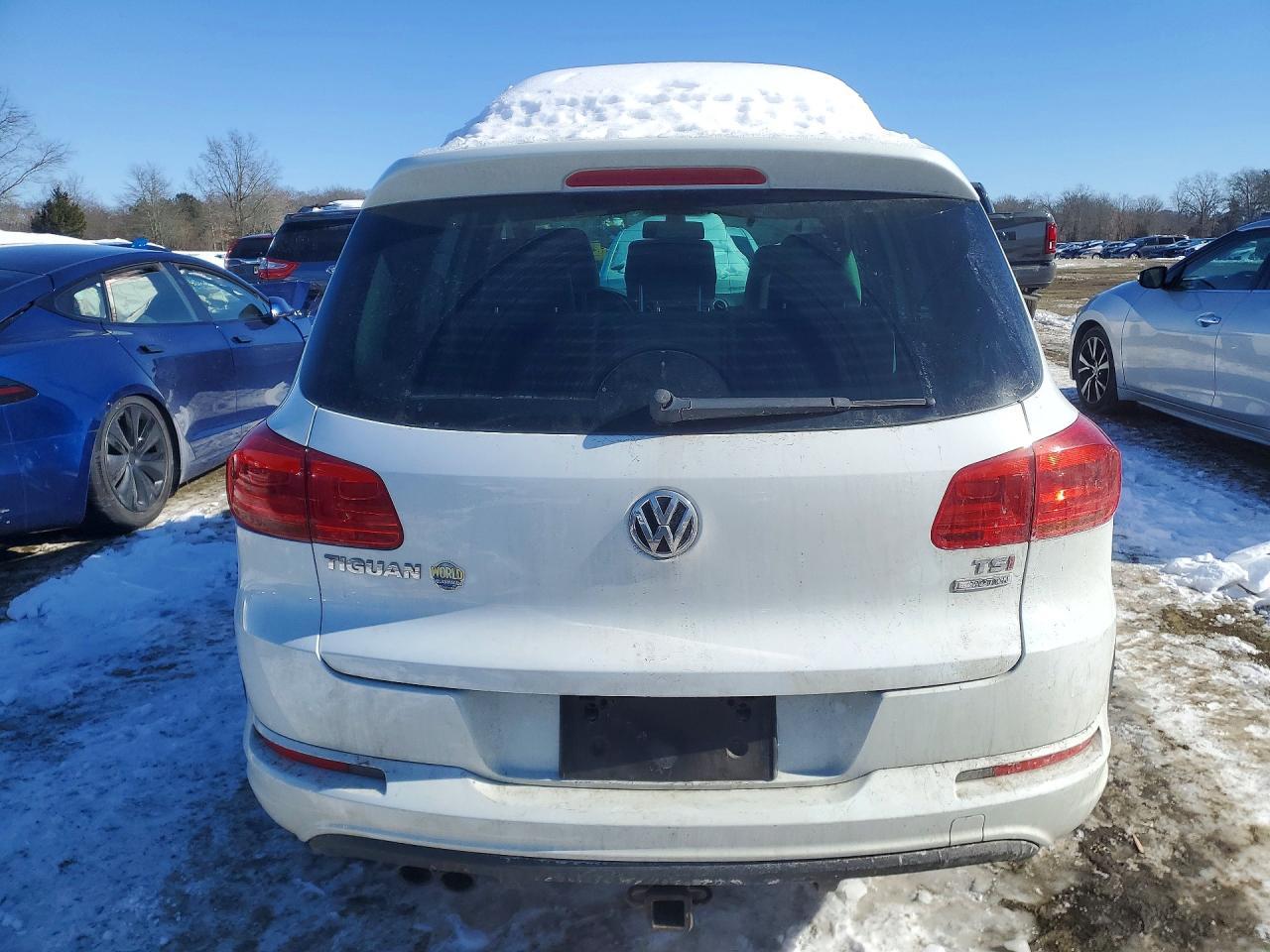 2016 Volkswagen Tiguan s