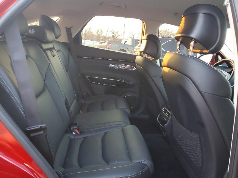 2025 Genesis Gv70 Base