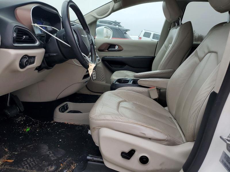 2017 Chrysler Pacifica Touring l