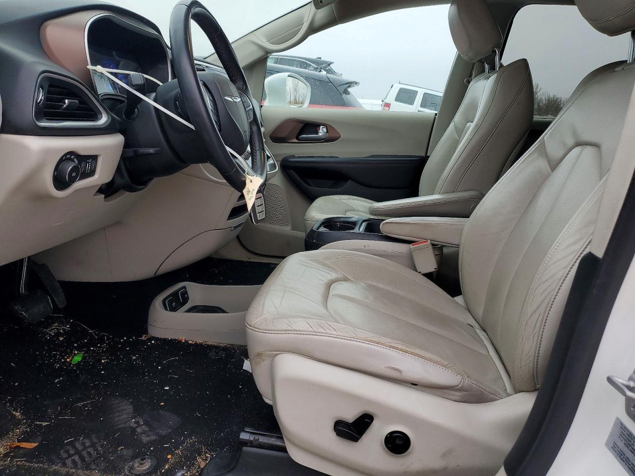 2017 Chrysler Pacifica Touring l