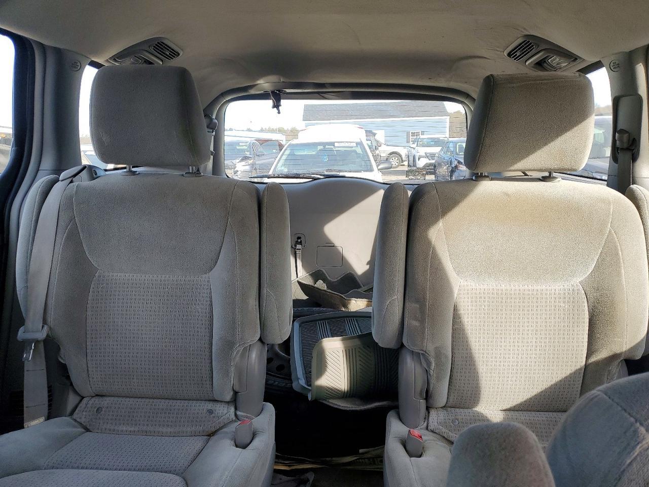 2010 Toyota Sienna ce