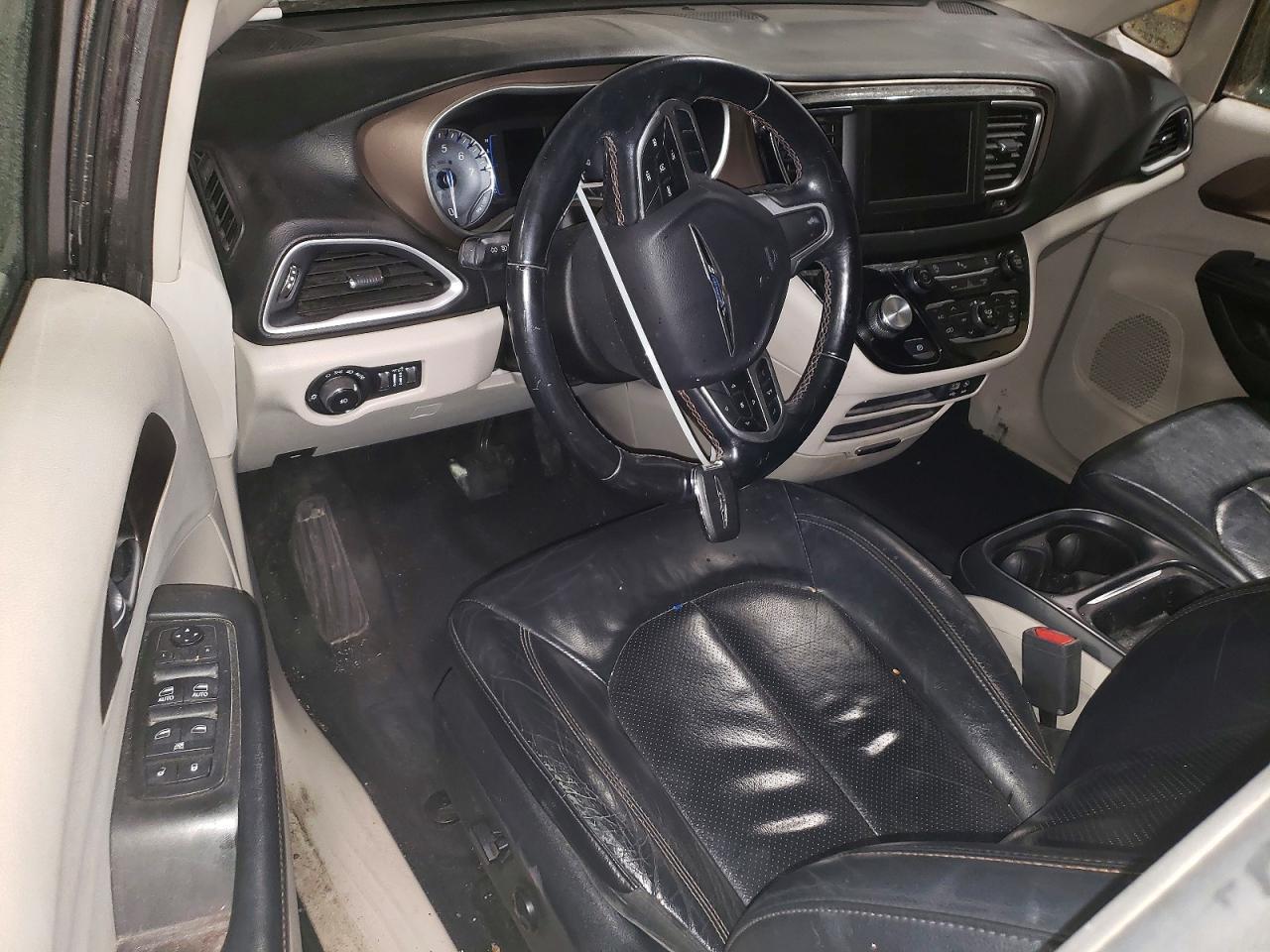 2018 Chrysler Pacifica Touring l