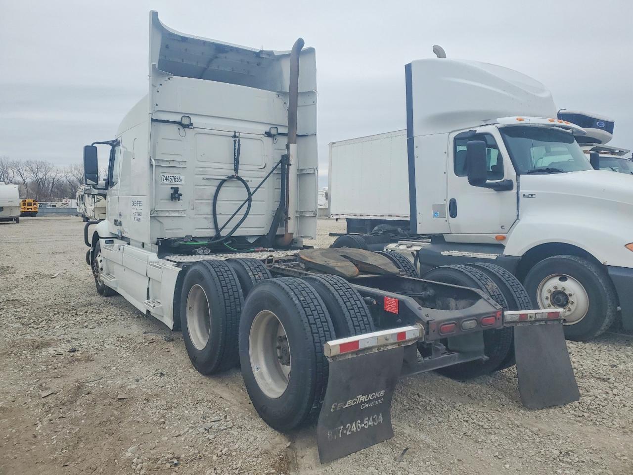 2020 Volvo VNR