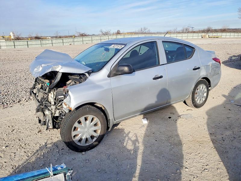 2013 Nissan Versa s