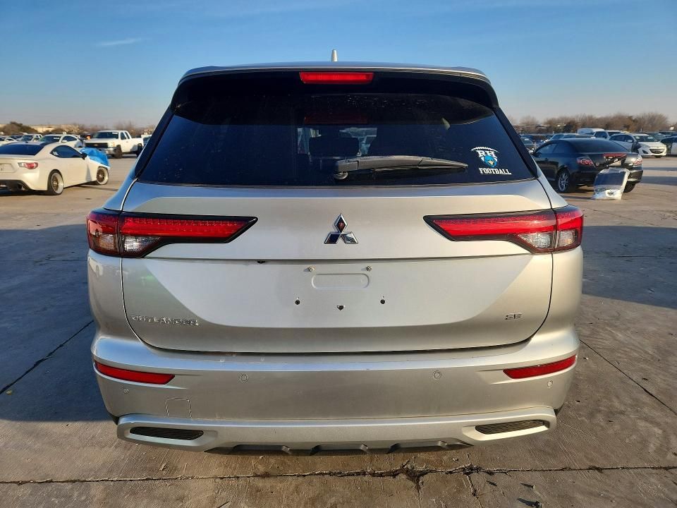 2022 Mitsubishi Outlander se