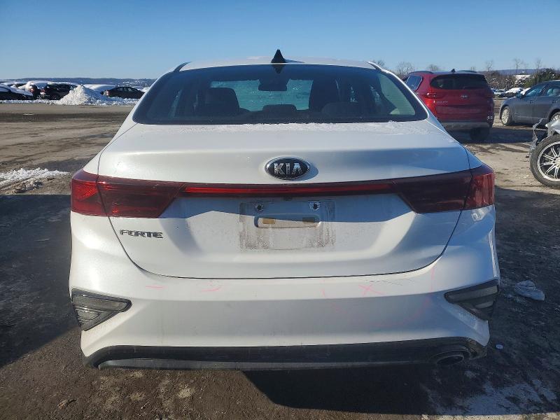 2021 KIA Forte fe