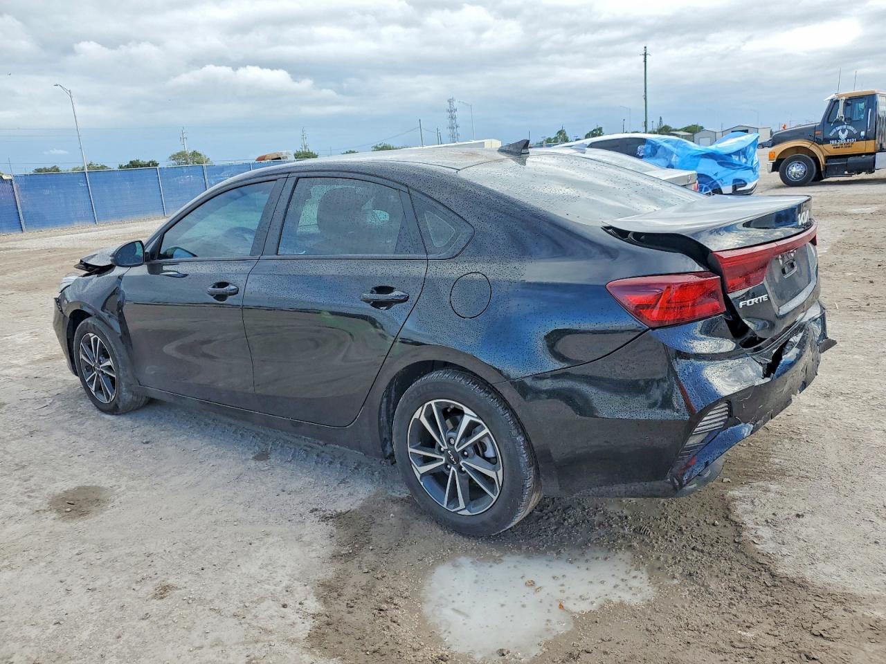 2023 KIA Forte lx