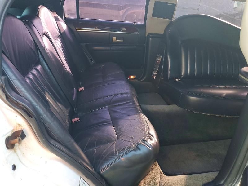 2005 Lincoln Town car