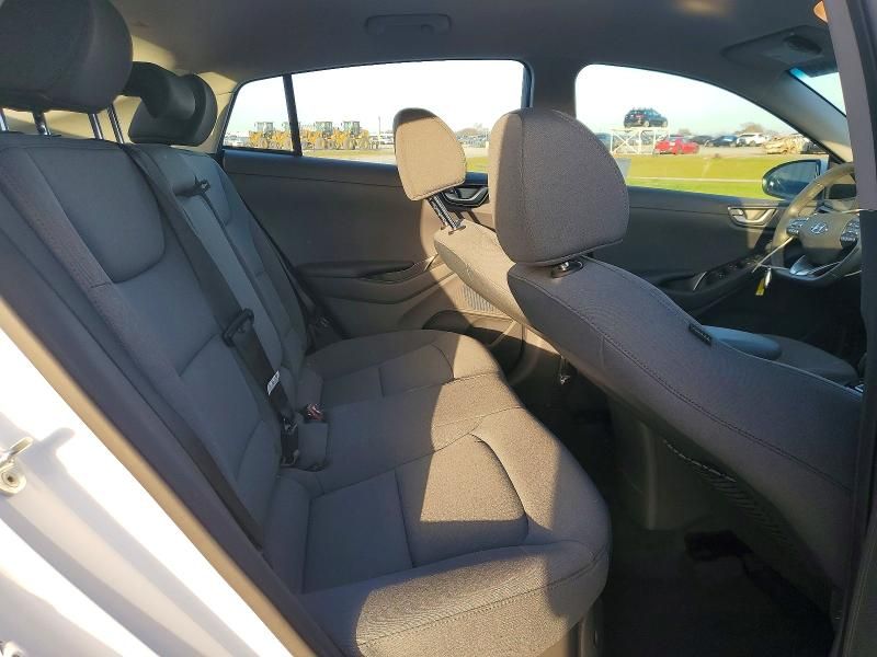 2022 Hyundai Ioniq se