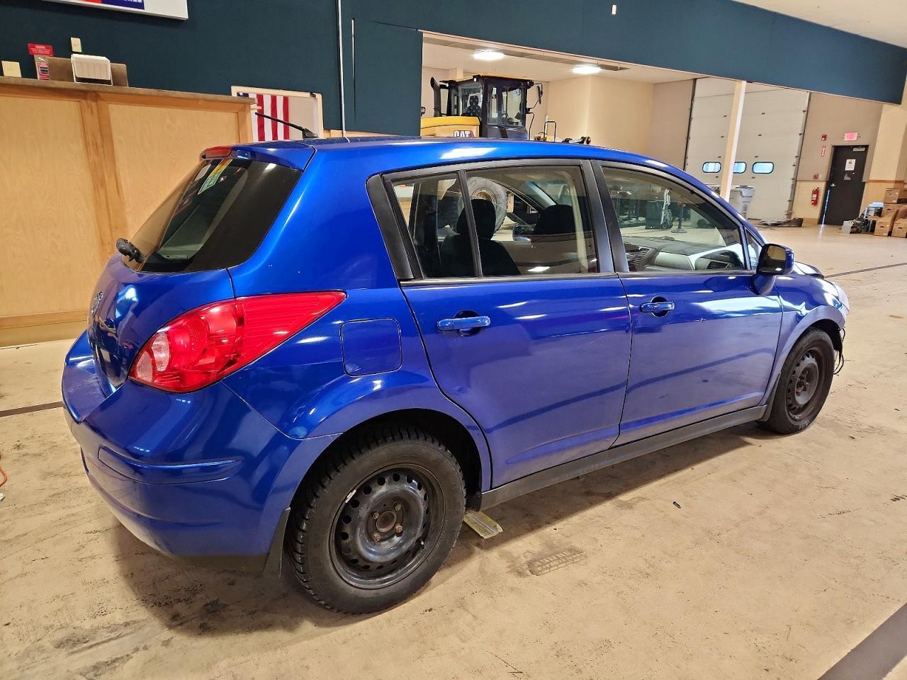 2012 Nissan Versa s