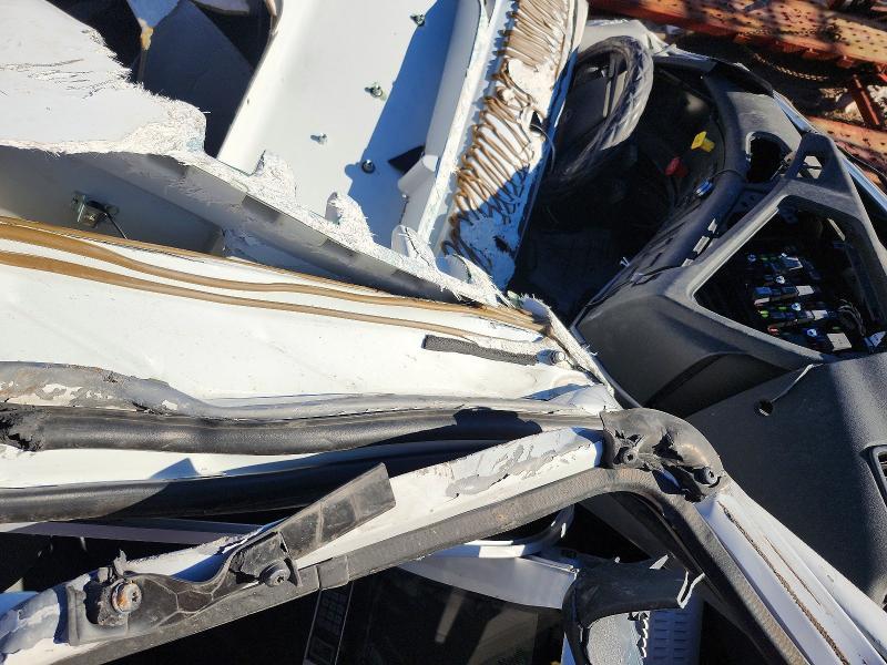 2020 Volvo VNR Semi Truck