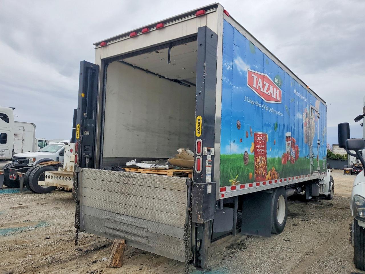 2016 Freightliner Business Class M2 Refrigerated BOX Truck