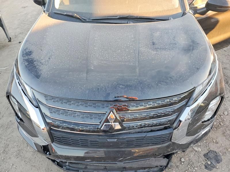 2024 Mitsubishi Outlander es