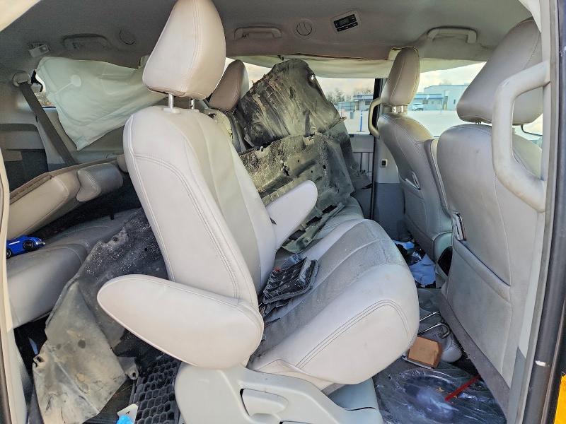 2014 Toyota Sienna le