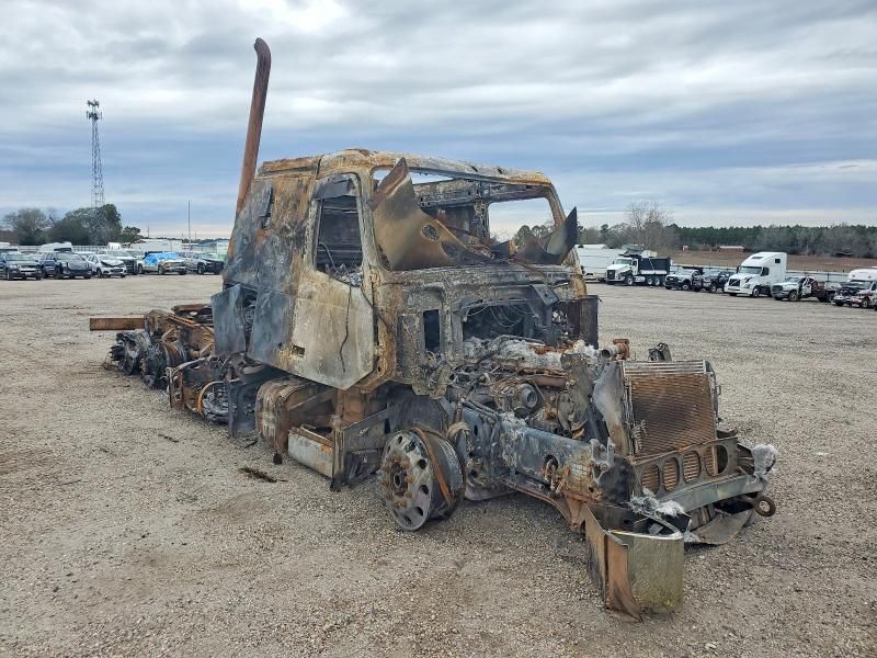 2011 Volvo Vnl Semi Truck